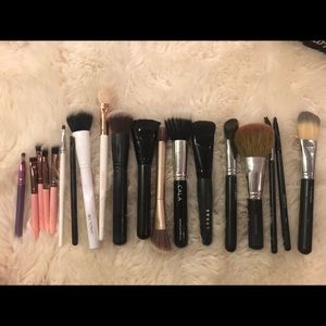 Makeup brushes